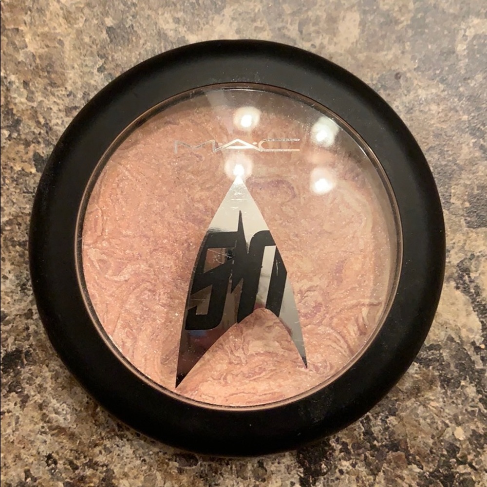 MAC Star Trek Luna Luster Highlighter